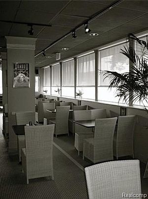 5th image of 1225 Woodward Hts