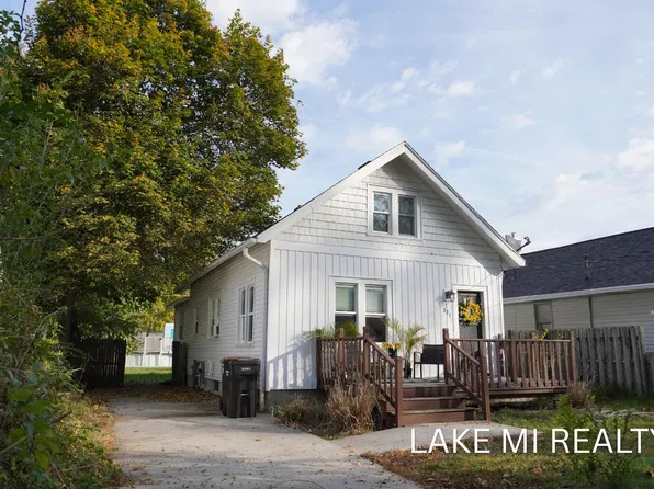 111 Himes St SE, Wyoming, MI 49548