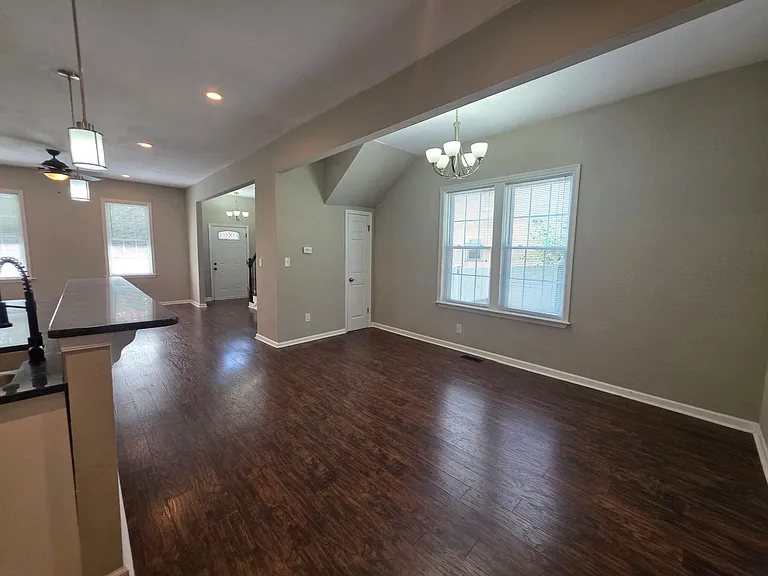 212 Elm Ave — Photo 8