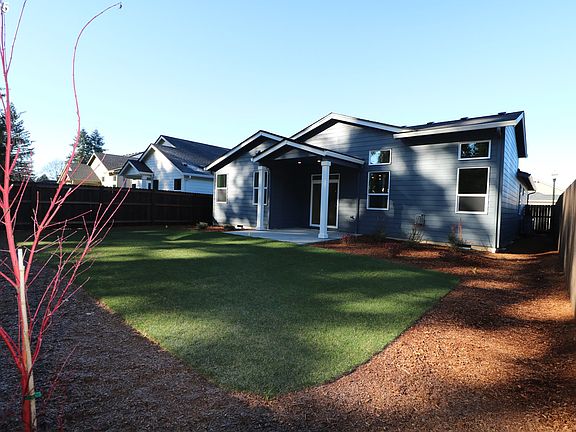 2nd image of 16807 NE 91st St