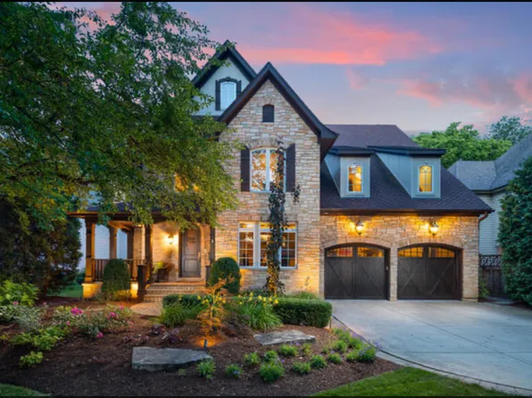 640 S Wright St, Naperville, IL 60540