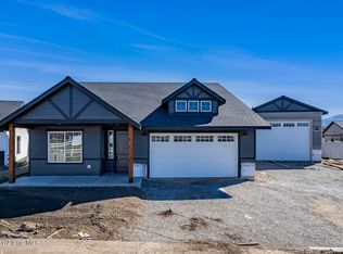 918 W Wayward Cir, Post Falls, ID 83854
