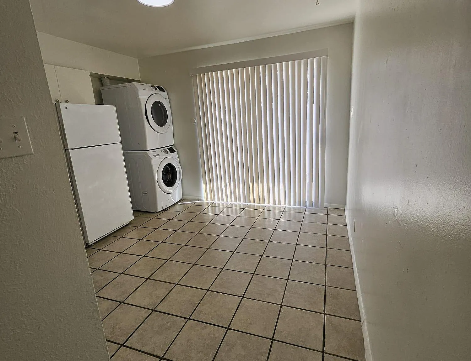 521 Palomas Dr SE — Photo 2