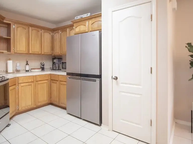 2083 Quito Loop — Photo 2