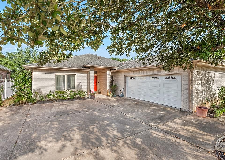 1st image of 3006 Broadmoor Dr