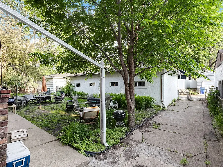 968 Goodrich — Photo 28