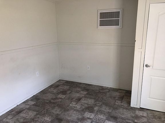 5th image of 2992 Southwind Dr #13