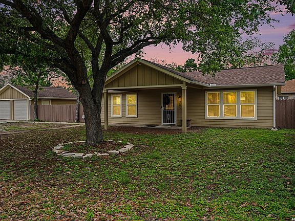 3rd image of 205 BALCONES HEIGHTS RD