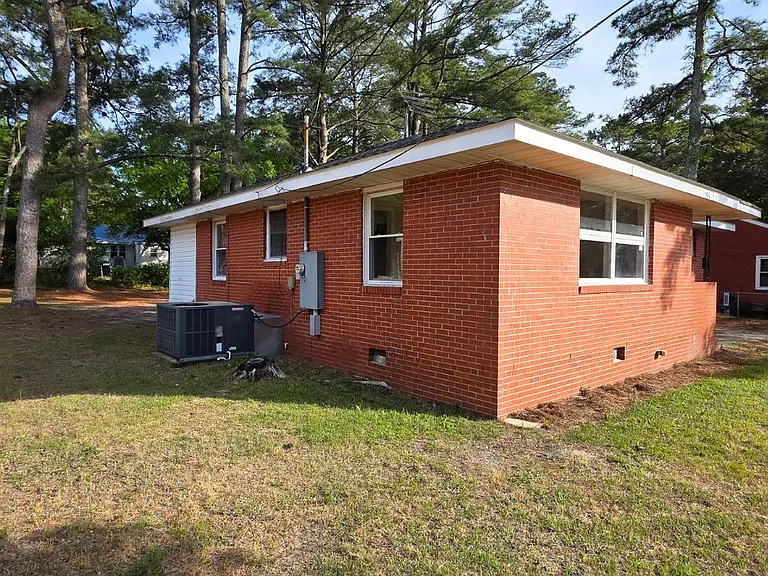 2076 Seneca Dr — Photo 15