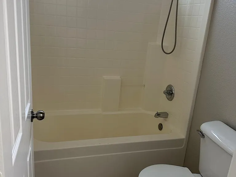 3435 Bella Valencia Ct — Photo 23