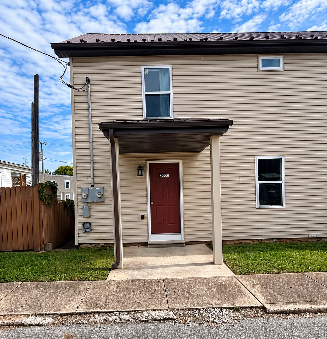 2 bed, 1.5 bath, 1000 sqft, $1,650 — Photo 1