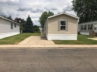 163 Marlene Ct, White Lake, MI 48386