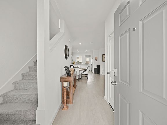 4th image of 26235 Arrowleaf Dr