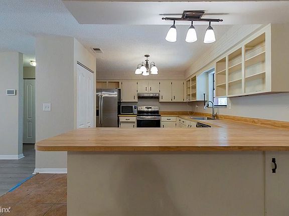 4th image of 363 Sagewood Dr
