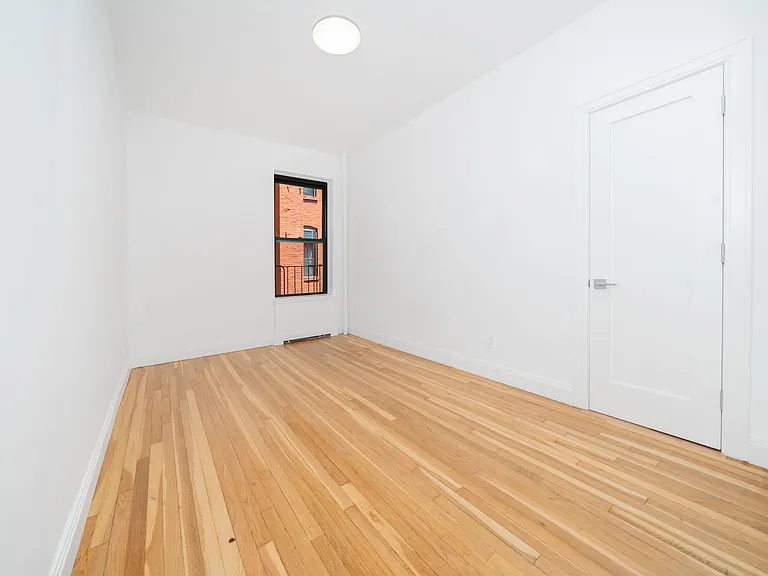 353 W 44th St #4D — Photo 1