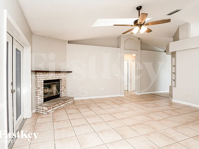 213 Autumn Ridge Rd — Photo 6