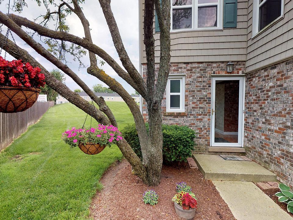 1st image of 6S401 Bridlespur Dr