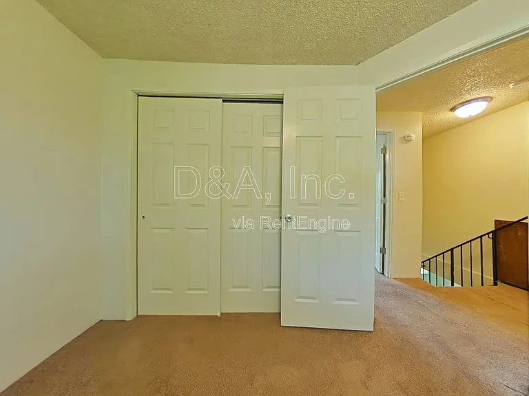 621 SE Lilly Ave — Photo 5