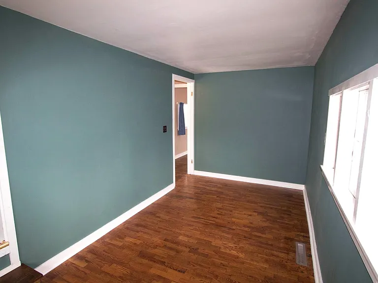 212 Santa Fe St — Photo 2