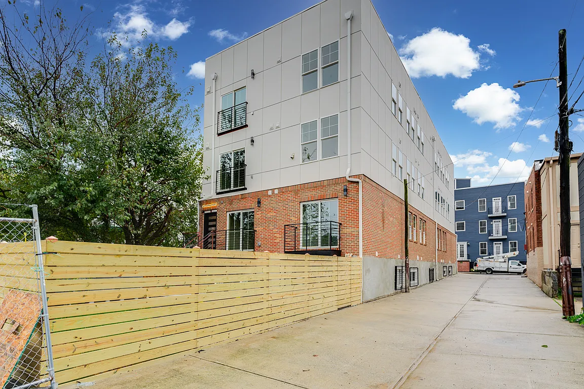 1 bed, 700 sqft, $1,900 — Photo 3