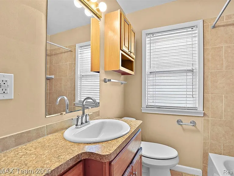 3130 Chestnut St — Photo 11