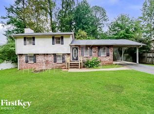 6153 Continental Cir, Morrow, GA 30260