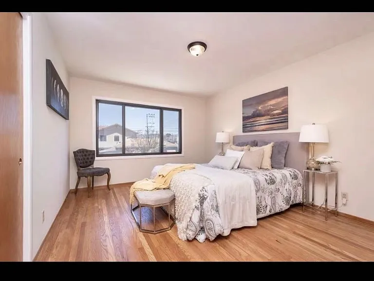 101 Cupid Row — Photo 3