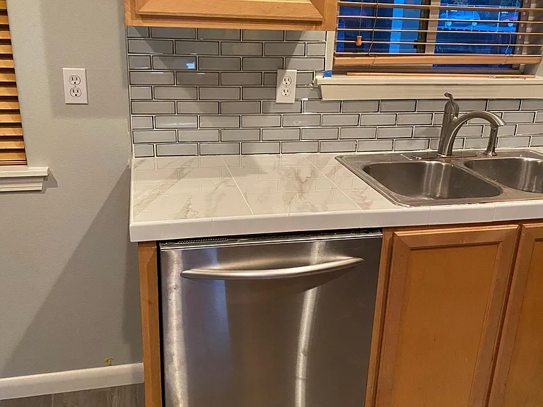 1071 NE Perl Way — Photo 3