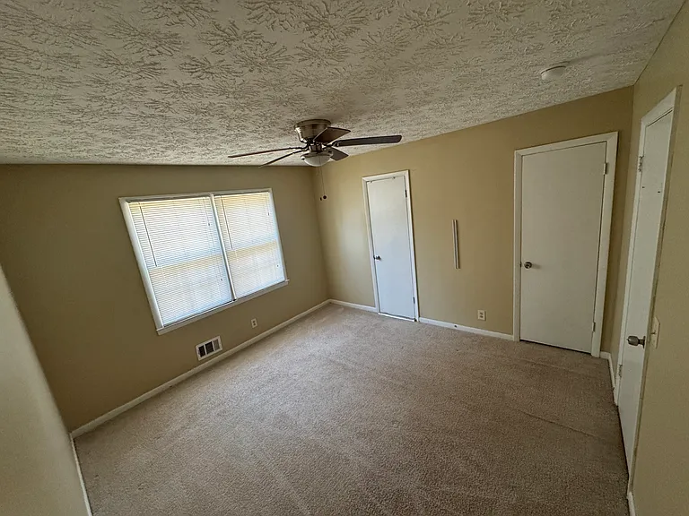 1311 White Oak St SE — Photo 12