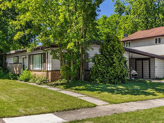 3rd image of 329 Somonauk St