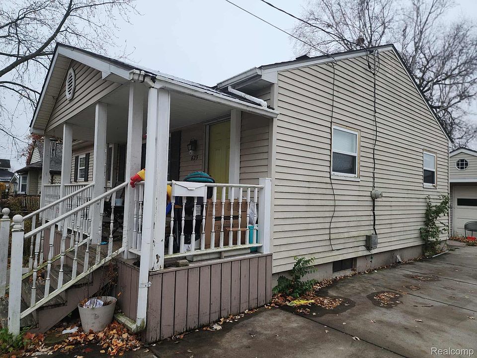 2nd image of 625 Charles St