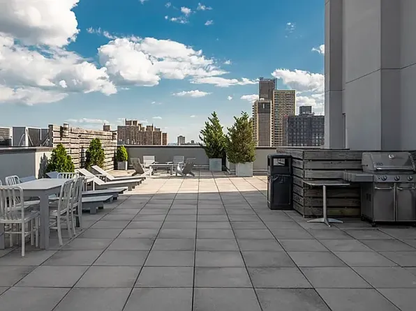 341 Eastern Parkway image 10 of 14