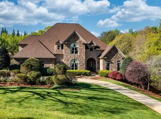 235 21st Avenue Dr NW, Hickory, NC 28601