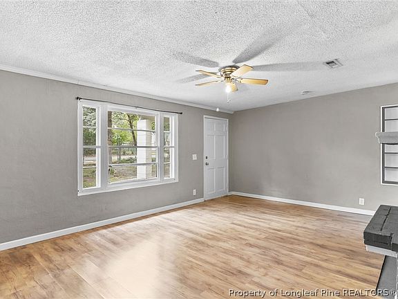4th image of 1061 Bernadine St