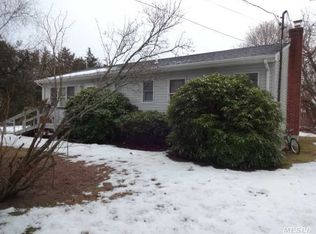 37 Herricks Ln, Riverhead, NY 11901