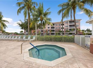 15901 Royal Pointe Ln #404, Fort Myers, FL 33908