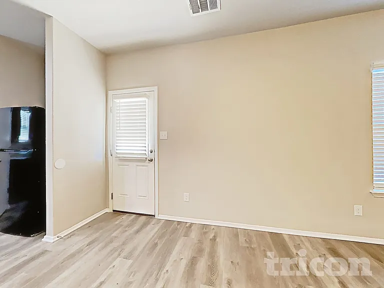 9411 Sandy Ridge Way — Photo 7