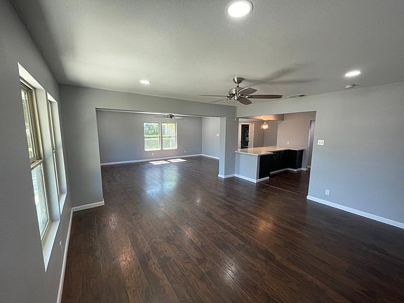 3rd image of 523 Millwood Ln