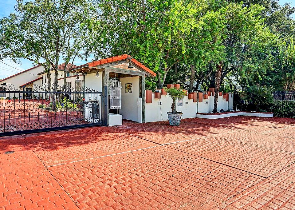 1st image of 1429 Bayshore Dr