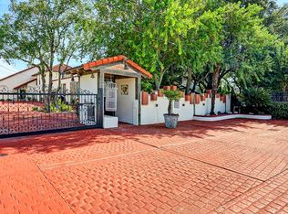 1429 Bayshore Dr, Kemah, TX 77565