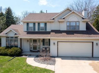 605 Fox Fire Dr, Oshkosh, WI 54904