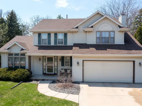 605 Fox Fire Dr, Oshkosh, WI 54904
