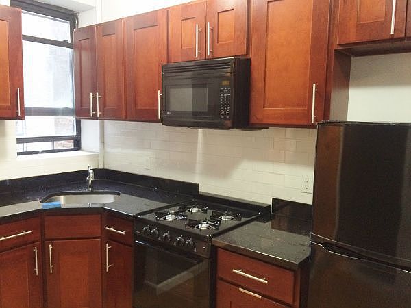 1st image of 41 E 7th St APT 16