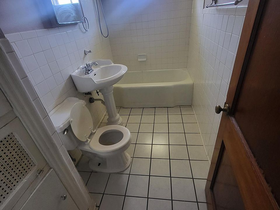 1st image of 4666 Lafaye St