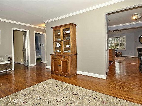 5th image of 4214 Matthews Ln