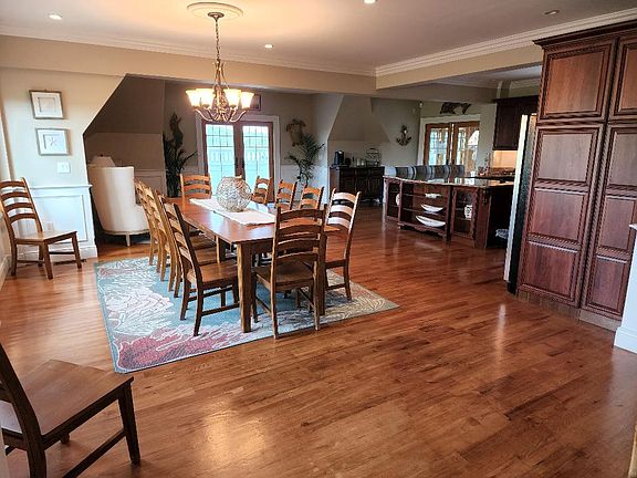 5th image of 325 River Rd #1