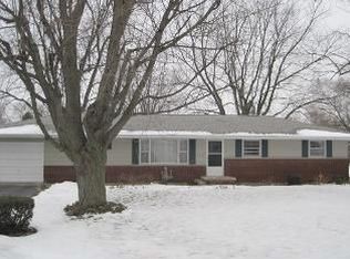 305 Ellen Ave, Savoy, IL
