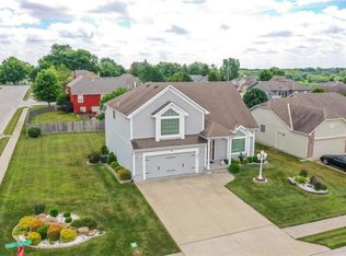 525 Cedar Falls Ct, Raymore, MO 64083