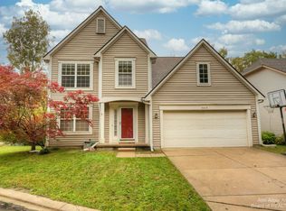 3415 Bayswater Ln, Ann Arbor, MI 48105