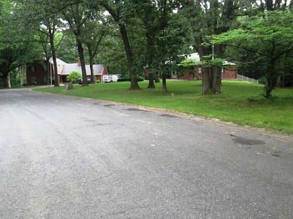 4th image of 4442 Friarwood Dr